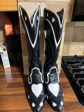 YRU Black and White Heart Accent Cowboy Boots